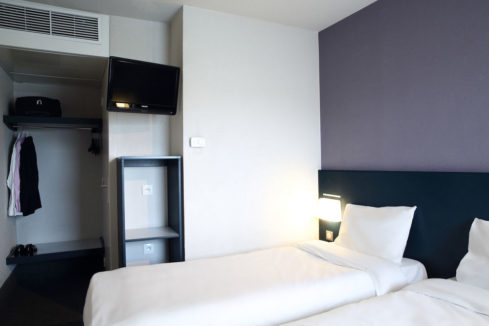 B&B Hotel Hyères Exteriör bild