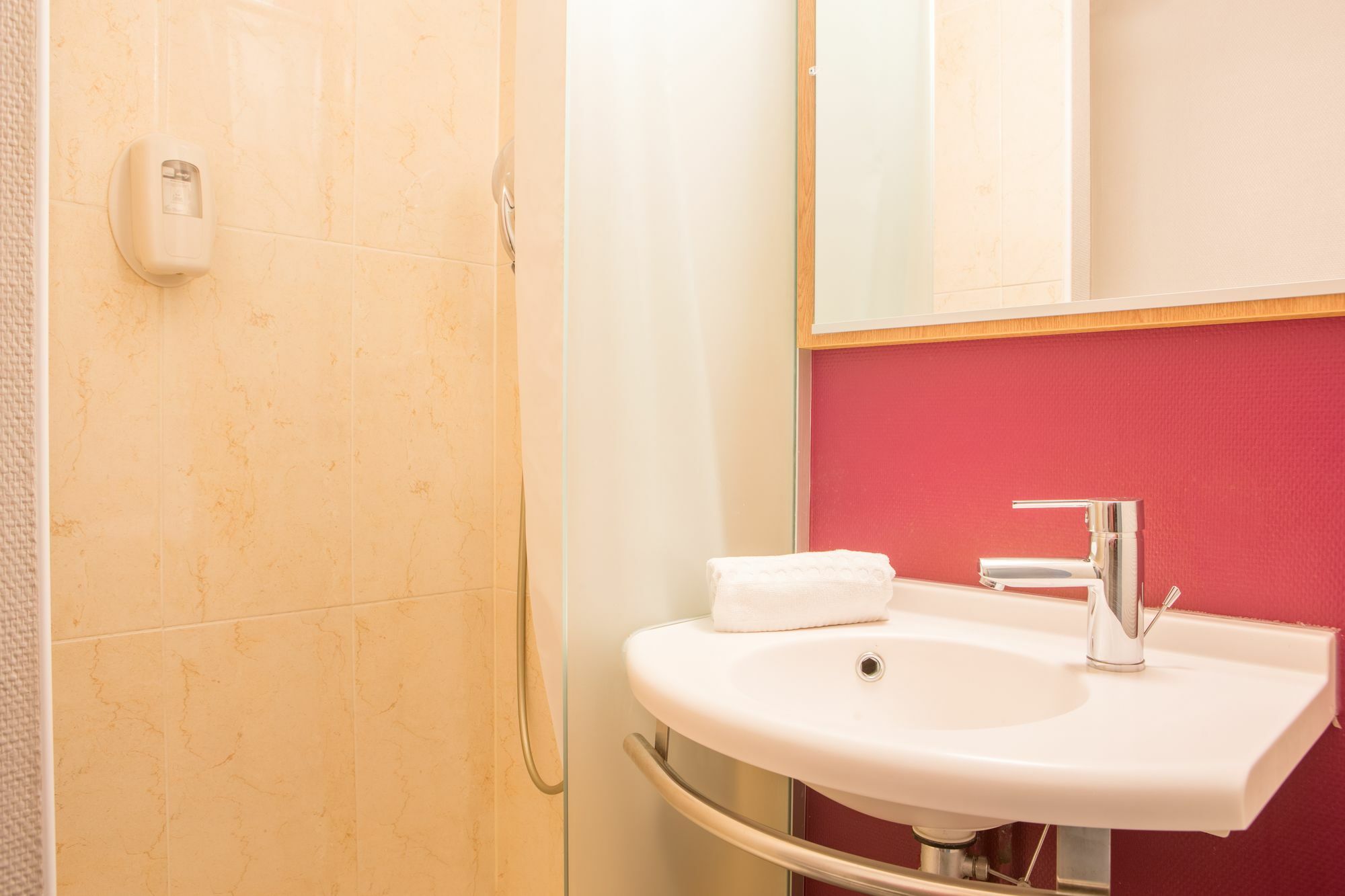 B&B Hotel Hyères Exteriör bild