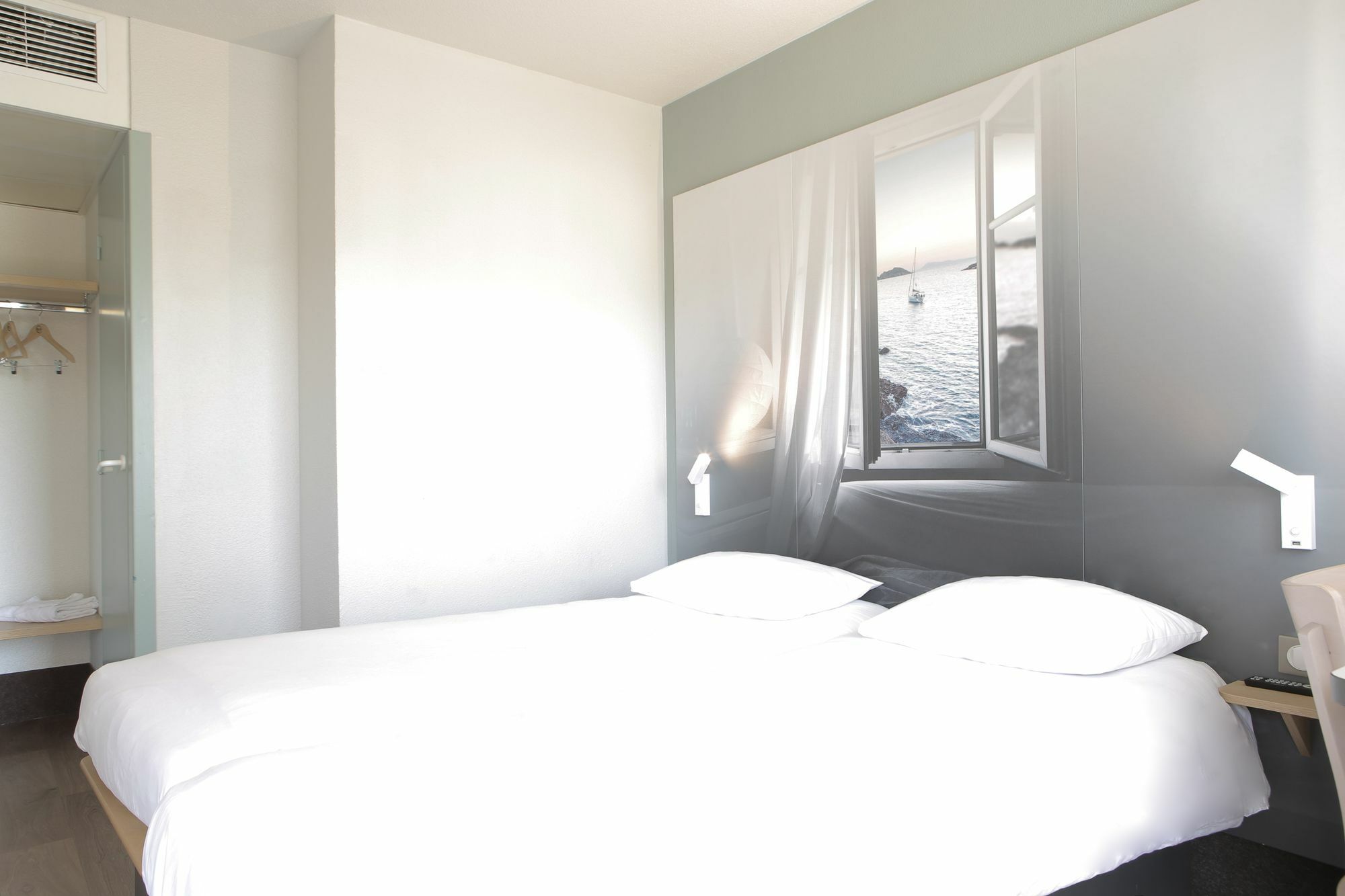 B&B Hotel Hyères Exteriör bild
