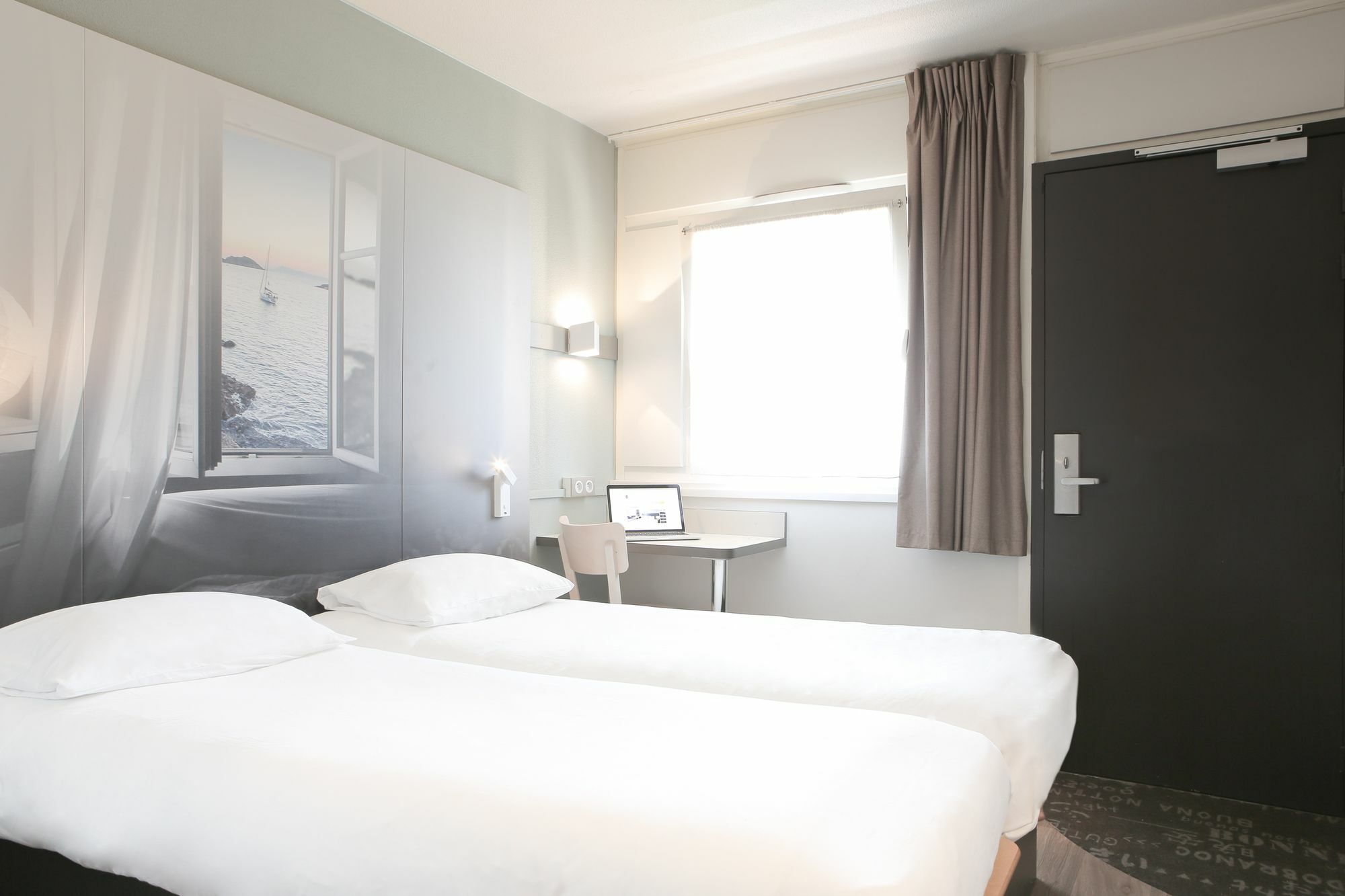 B&B Hotel Hyères Exteriör bild