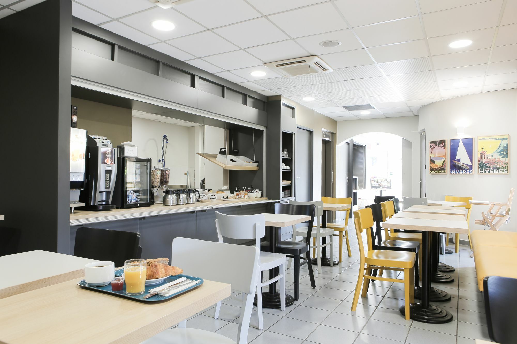 B&B Hotel Hyères Exteriör bild