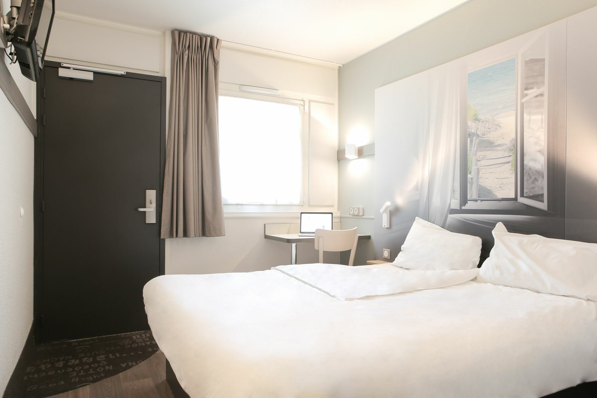 B&B Hotel Hyères Exteriör bild